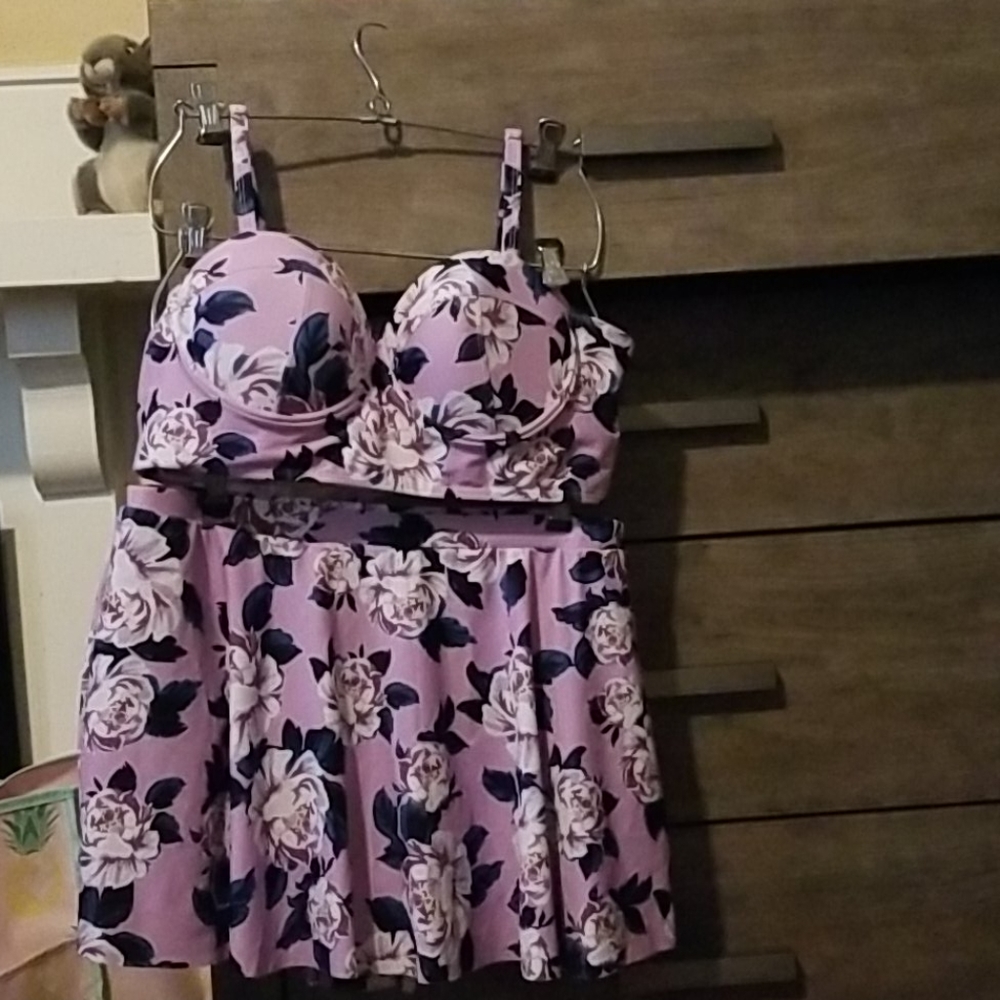 2 piece bathing suit! Never worn!